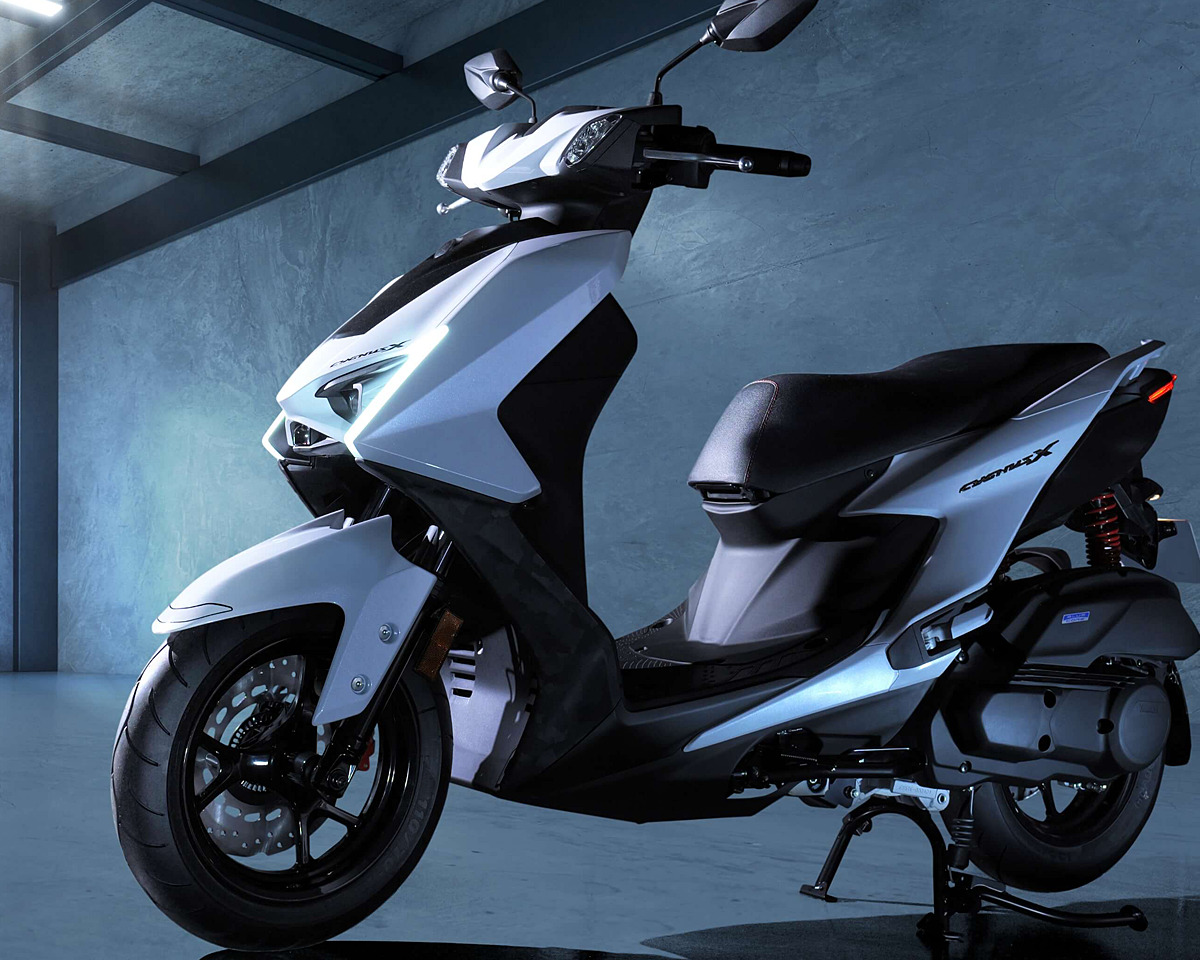 スタイル一新、走りを洗練させた新型「CYGNUS X」発売～滑らかな発進・走行性を支援するトラクションコントロールシステム採用～